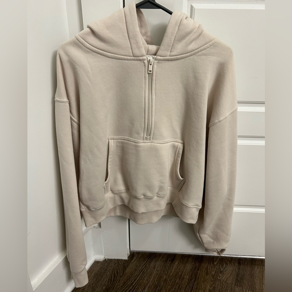 NWOT cream half zip size medium